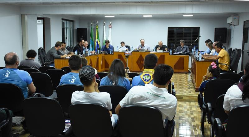 Plenário aprova financiamentos para infraestrutura e iluminação pública